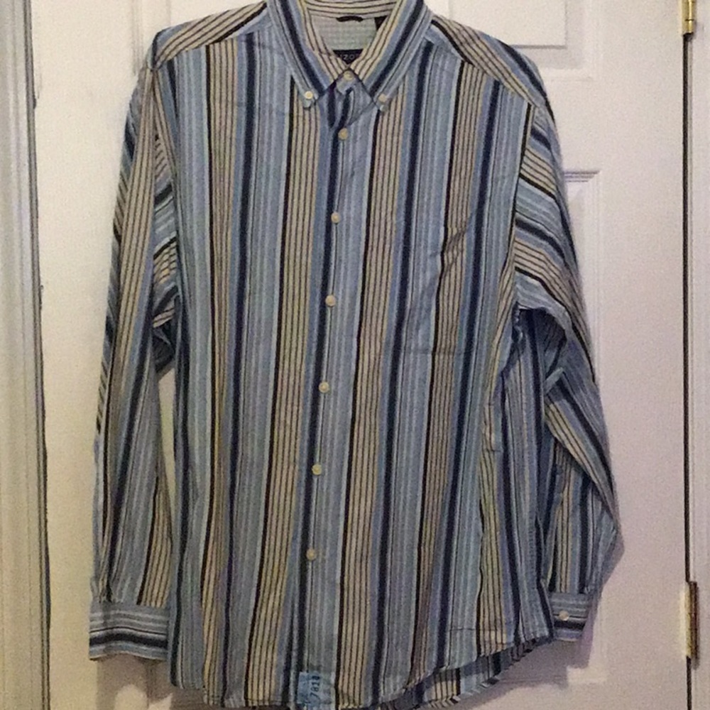 IZOD striped button down with front pocket sz M